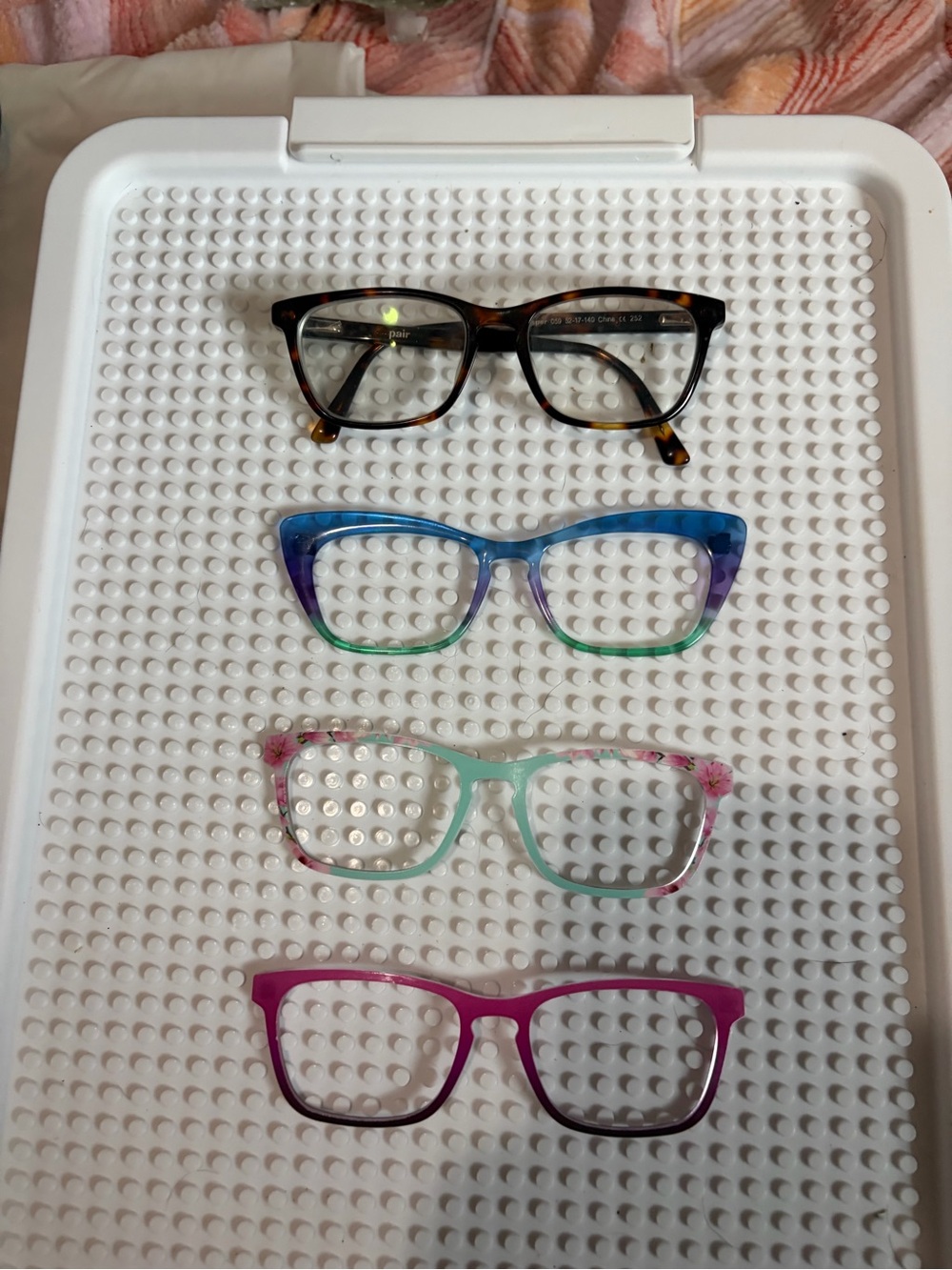 pair brand glasses base Casper and three toppers